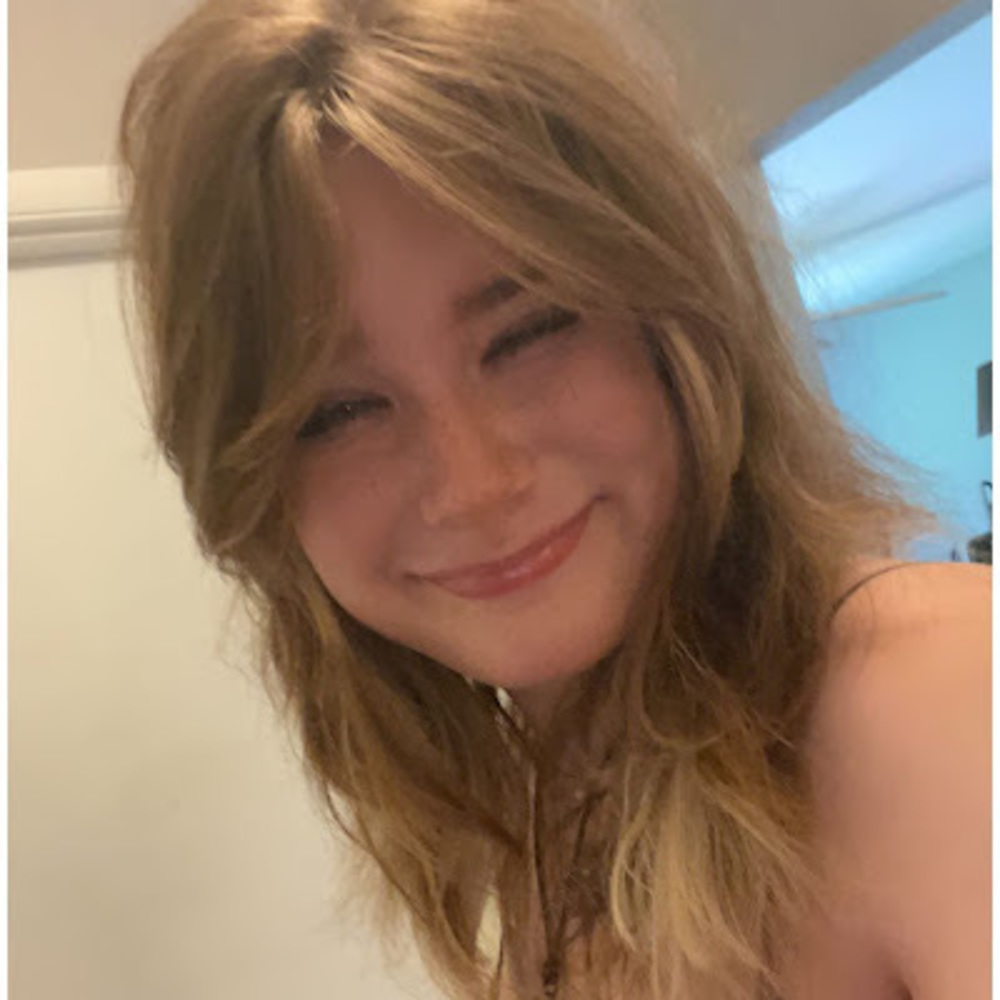 Meet your Posher, Ava